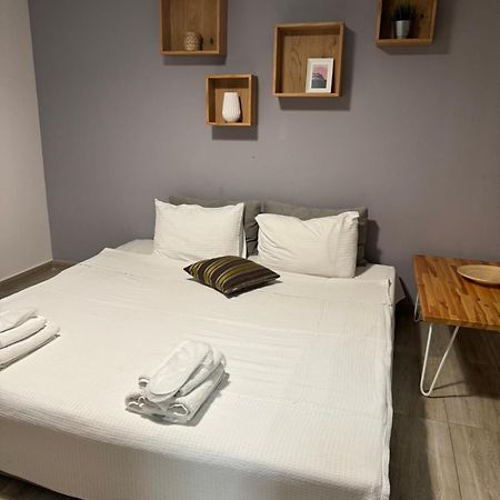 Isalos Suites Néa Péramos Εξωτερικό φωτογραφία