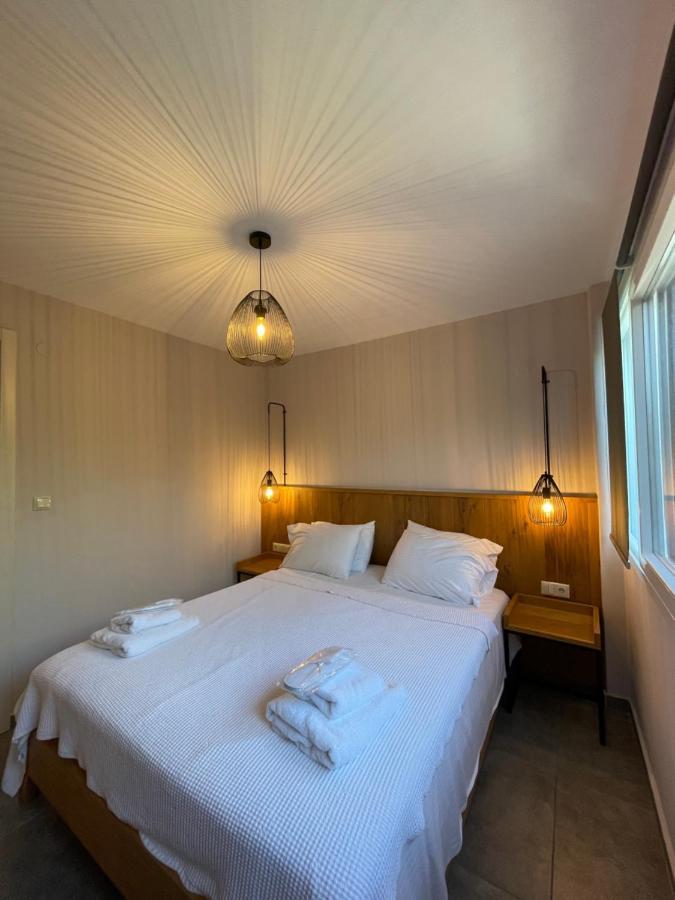 Isalos Suites Néa Péramos Εξωτερικό φωτογραφία