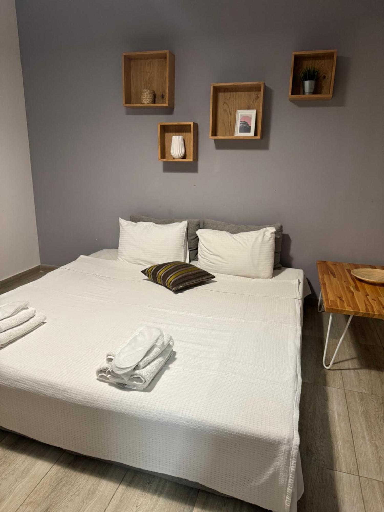 Isalos Suites Néa Péramos Εξωτερικό φωτογραφία