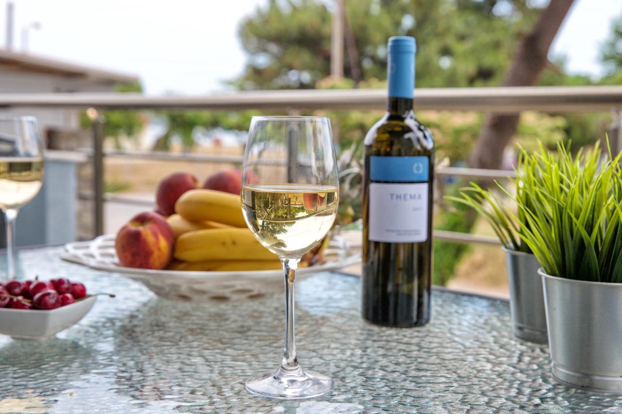 Isalos Suites Néa Péramos Εξωτερικό φωτογραφία