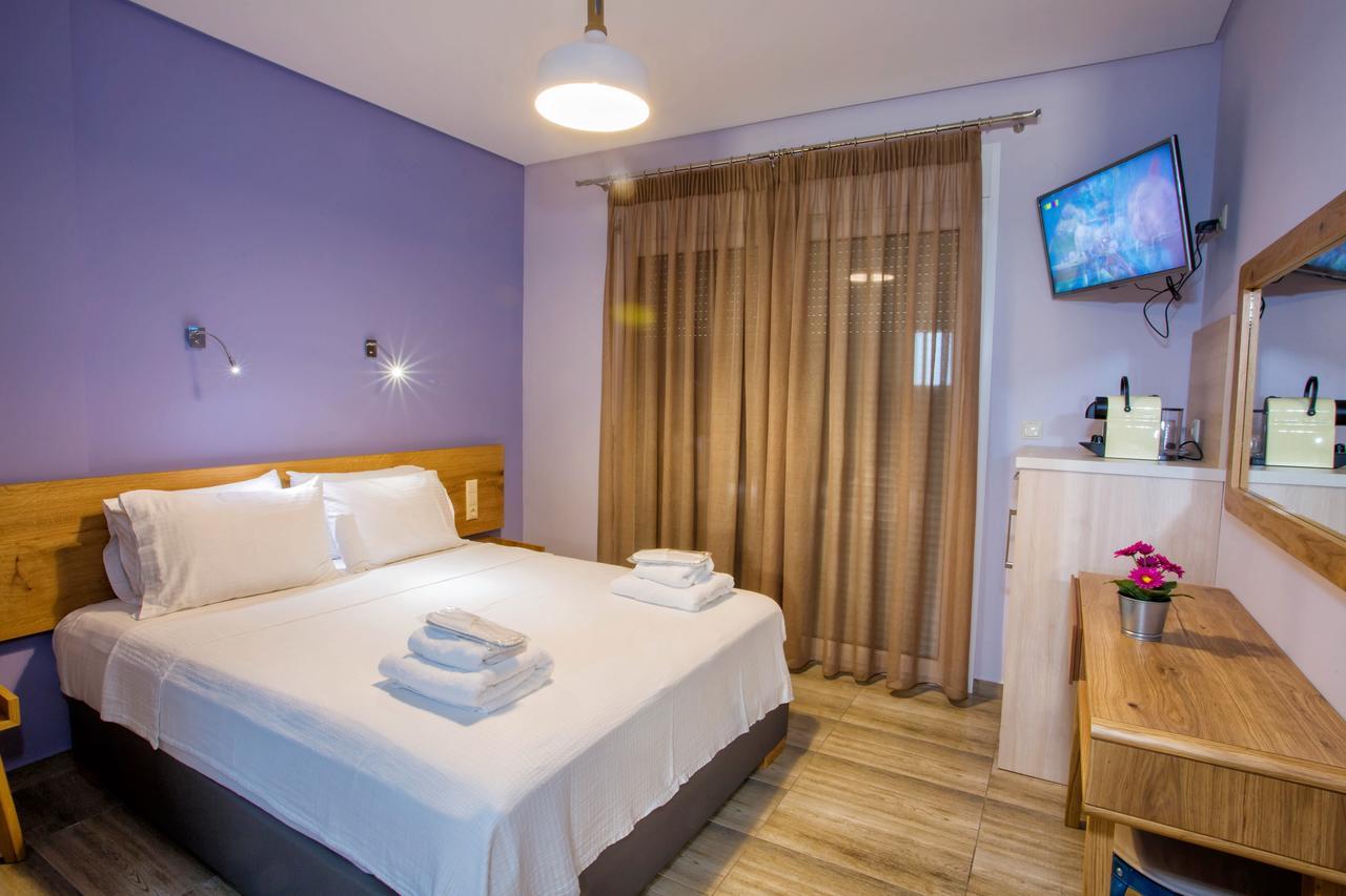 Isalos Suites Néa Péramos Εξωτερικό φωτογραφία