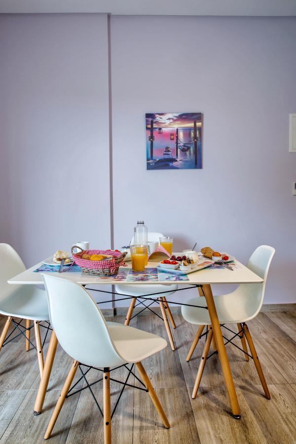 Isalos Suites Néa Péramos Εξωτερικό φωτογραφία