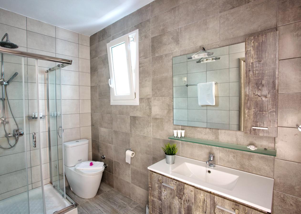 Isalos Suites Néa Péramos Εξωτερικό φωτογραφία