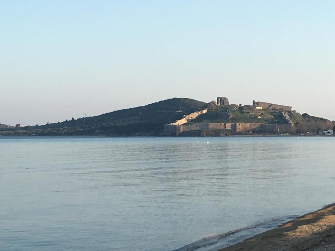 Isalos Suites Néa Péramos Εξωτερικό φωτογραφία